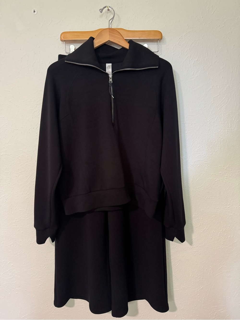 Spanx Airessentials  2- Piece Half Zip & Wide Leg Pant in Black Size Large